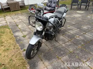 Motorcykel Honda CBF 600 NA 600 cm³