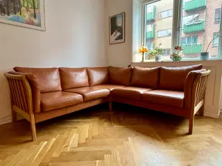 Tremmesofa i cognacfarvet læder