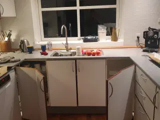 Køkken hvidt komplet