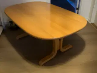 Sofabord i massiv bøgetræ derfor kan bordet slibes