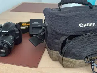 Nikon D3400 DSLR kamera  + taske + oplader