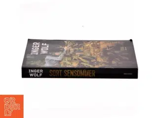 Sort sensommer af Inger Wolf (Bog)