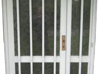 Facadedør med glasparti