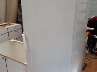Electrolux køle/fryseskab sælges