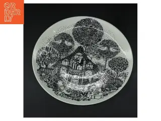 Dekorativ tallerken med kunstnerisk tryk fra Nymlle (str. Ø 27 cm)