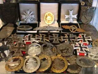 Købes/Vurderes: Mærker medaljer Militaria