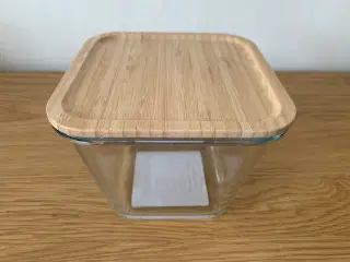 Madopbevaringsboks med låg