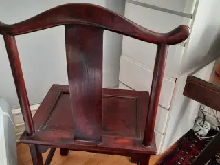 To smukke klassiske kinesiske stole