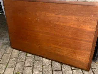 Teaktræsbord