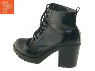 Læderstøvler med hæl (str. 38 )