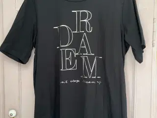 Sort T-shirt fra Kaffe Curve str. M (46/48)