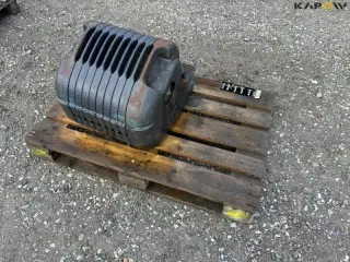 - - - Frontvægt