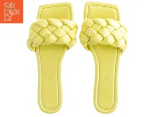 Gule flettede sandaler (str. 39 )