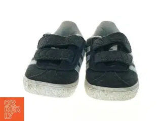 Børnesko fra Adidas (str. 22)