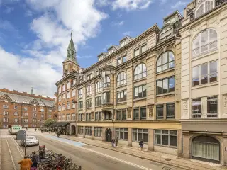 157 m² moderne kontor • Regnbuepladsen i København