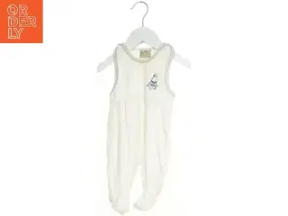 Baby sparkedragt med små detaljer fra Fixoni (str. 56)