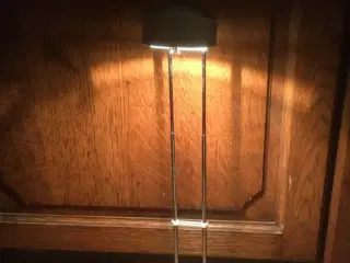 Brilliant skrivebordslampe