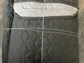 Gråt sengetæppe - 140x200cm