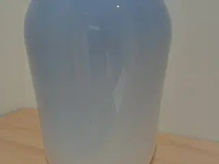 Vase med logemotiv
