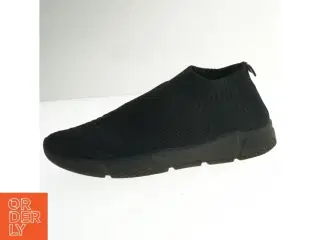 Sort sneakers til dame (str. Længde. 25,5 cm)