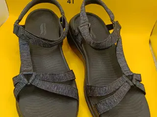 Skechers grå sandaler 41str