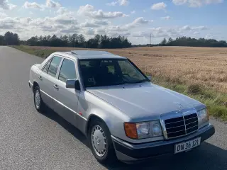 Mercedes-Benz W124 260E