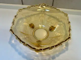 Gylden glasskål og rouladefad