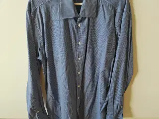 blå prikket skjorte fra VRS str. L ny.