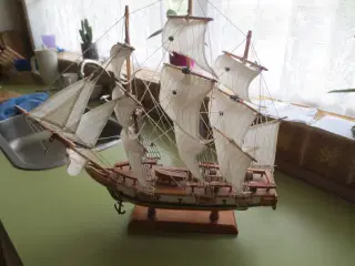 1 stk Model Sejlskib LA Gloire 1778