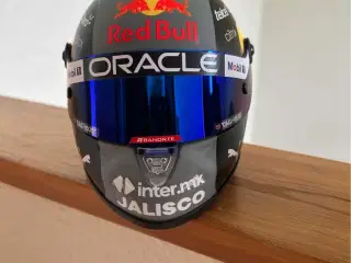 Red Bull Miniature Hjelm