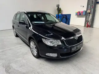 Skoda Superb 3,6 FSi Elegance Combi DSG 4x4