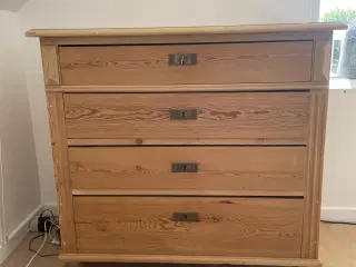 Gammel kommode 