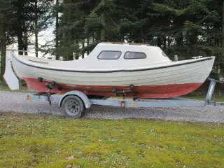 Fønsjolle, motorbåd 9 fod 8 hk.