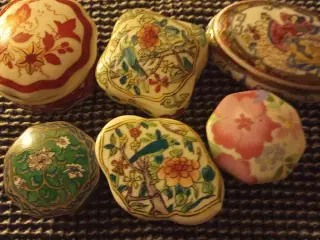 Asiatiske smykkeskrin i porcelæn