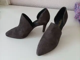 Dejligt ny sko i gråt 