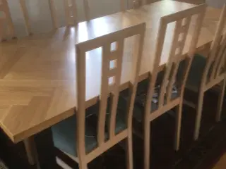 Spisebord  og 6 spisestol