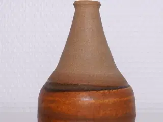 Keramik vase af Birgit Borik f Staurbyskov Potteri