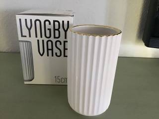 Lyngby vase hvid med guldkant