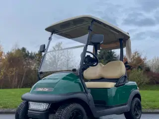 Golfbil med udstyr