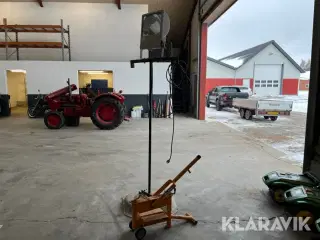 Fliseklipper og arbejdslys