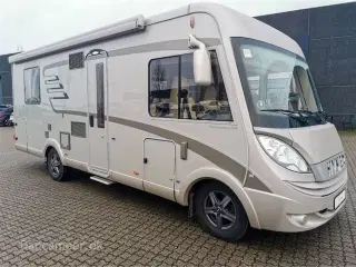 2013 - Hymer B 698   Kommisionsbil ! FLOT helintegreret Hymer med Queensbed - 4500kg - Solceller, Hydrauliske støtteben, Inverter