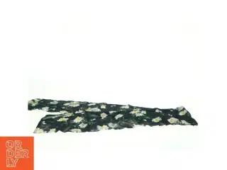 Langt, blomstret tørklæde (str. 135. x 16 cm)