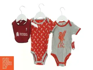 Sæt med to bodystockings og en hagesmæk (3 stk.) fra L.F.C. (str. 74 cm)