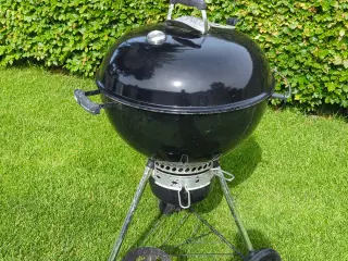 Weber grill. Master touch.