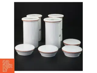 Hvide porcelænkrukker til krydderier fra Bing & Grøndahl (str. 11 x Ø5 cm)