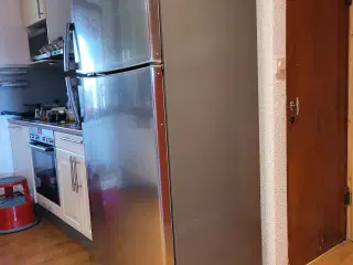 Køleskab med fryser