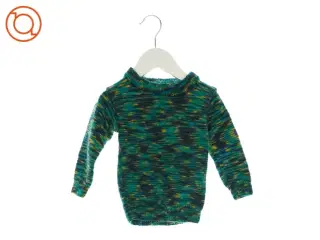 Hjemmestrikket sweater og sokker