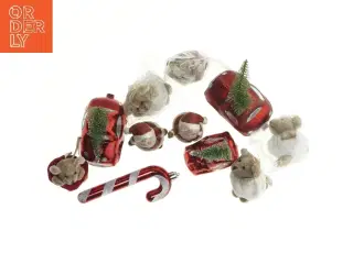 Julepynt med biler og bamser