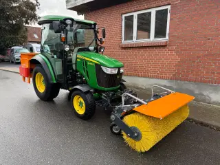 John deere 3046r 