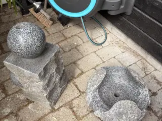 2 Granit springvand med tilbehør.